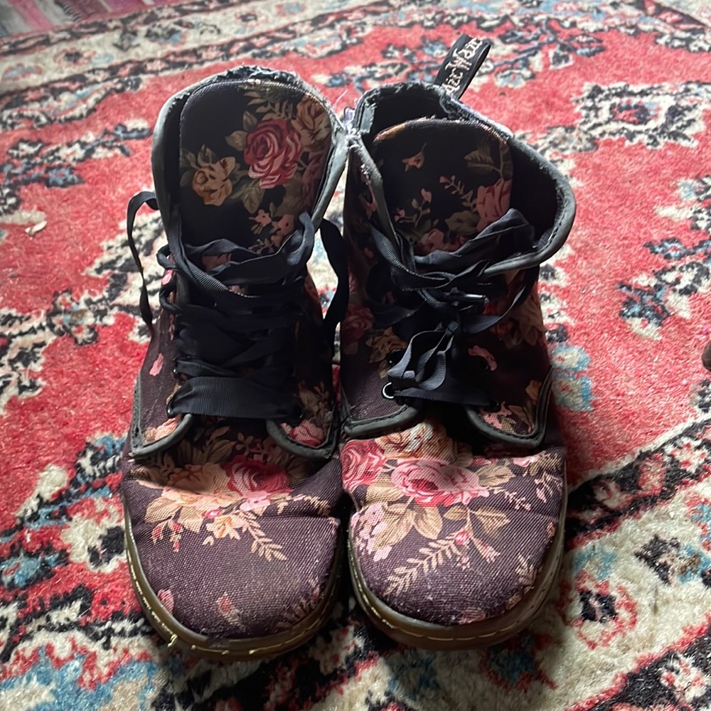 Floral shoreditch dr martens